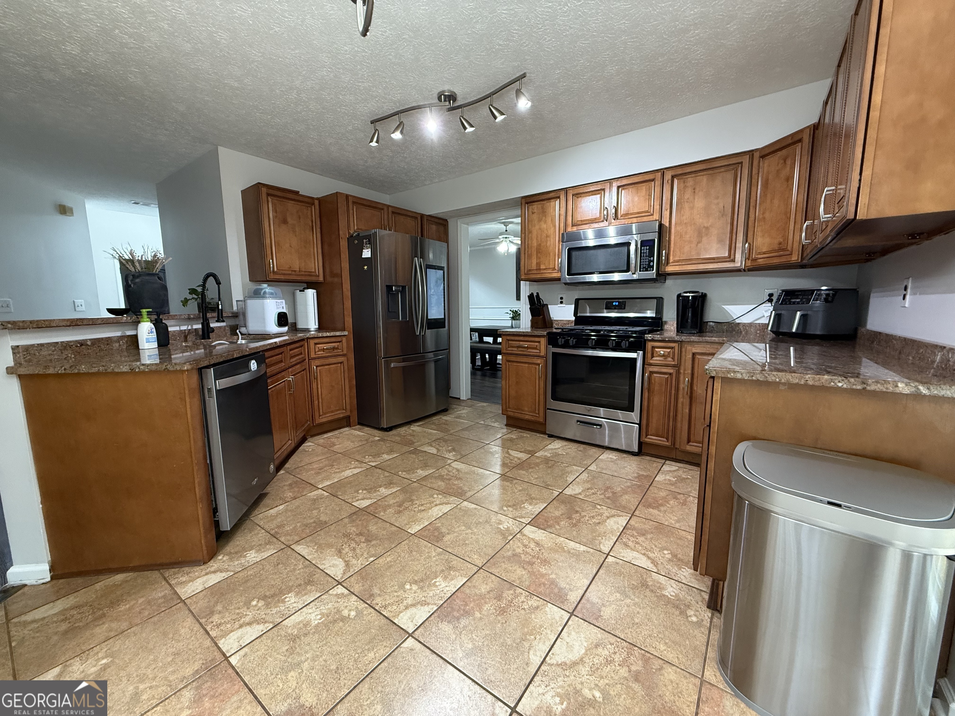2550 Suwanee Lakes TRL