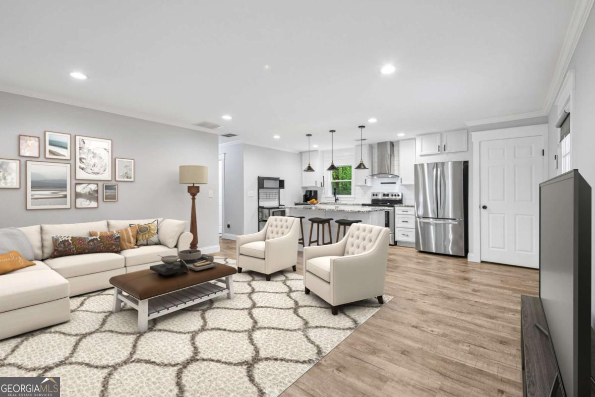 5751 Lisa LN