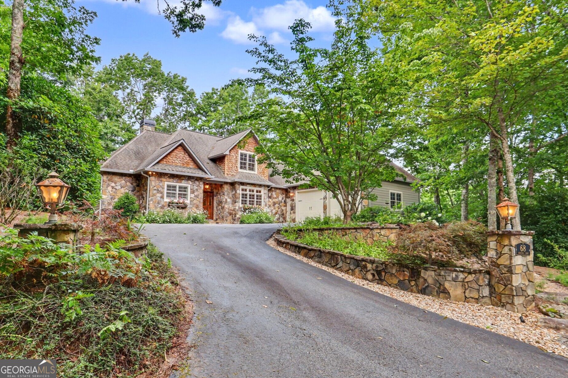 68 Jiminy Peak LN