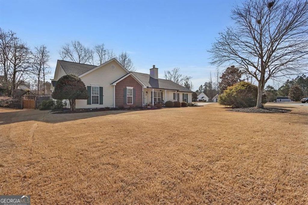 Photo of 616 Embassy Walk, Winder, GA 30680 (MLS # 10680443)