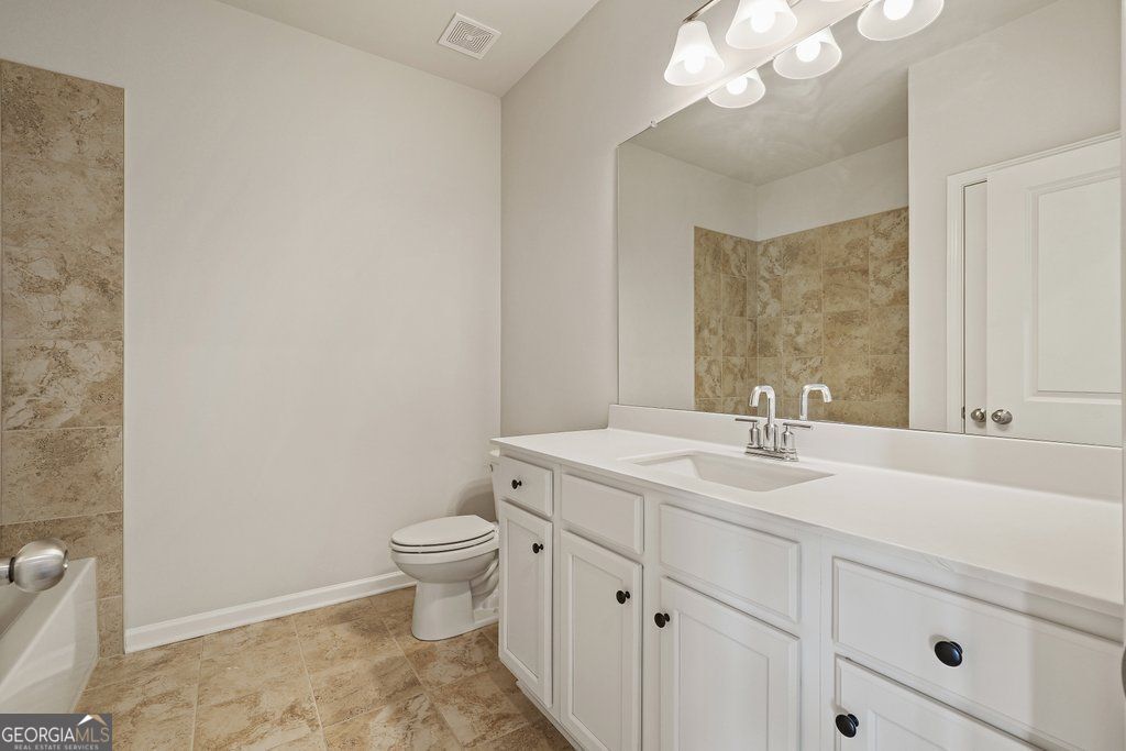 Doraville, Georgia 30360, United States, 4 Bedrooms Bedrooms, ,4 BathroomsBathrooms,Residential,Active,238076