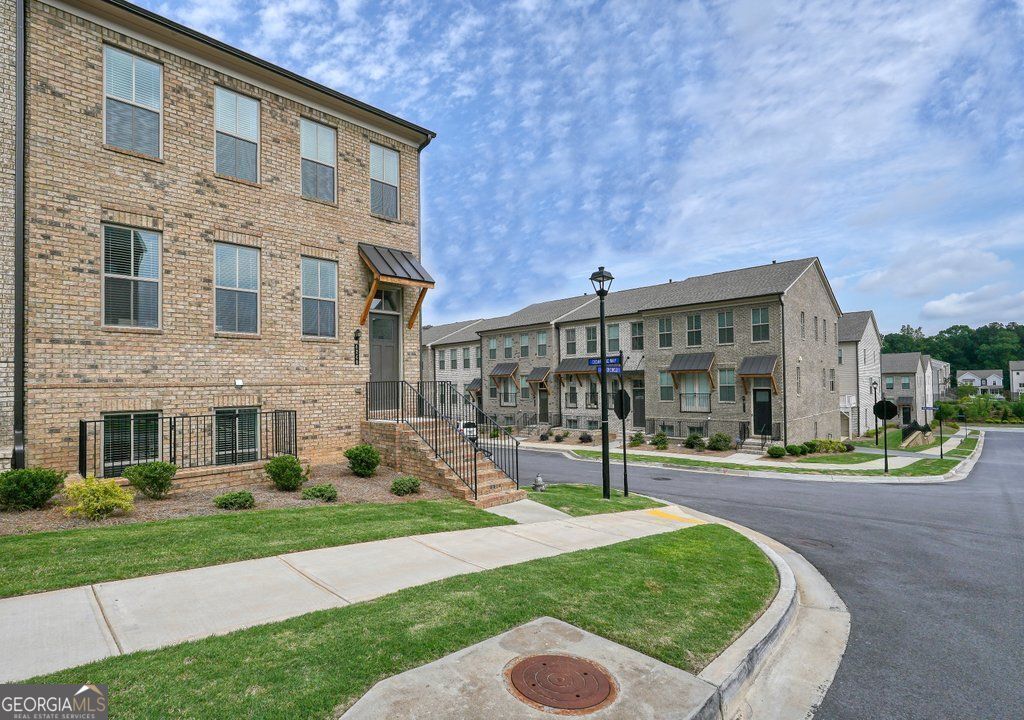 Doraville, Georgia 30360, United States, 4 Bedrooms Bedrooms, ,4 BathroomsBathrooms,Residential,Active,238076