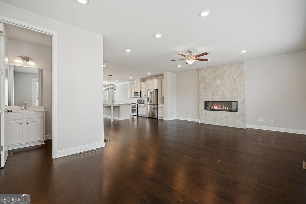 Doraville, Georgia 30360, United States, 4 Bedrooms Bedrooms, ,4 BathroomsBathrooms,Residential,Active,238076