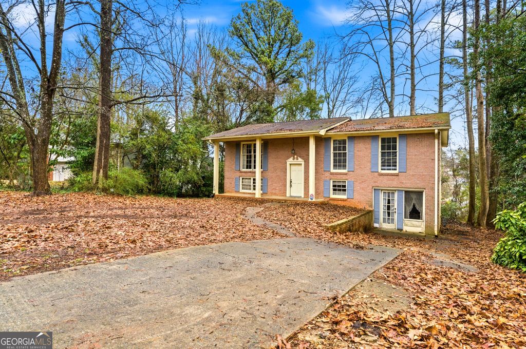 Photo of 6950 Knollwood Drive, Morrow, GA 30260 (MLS # 10697125)