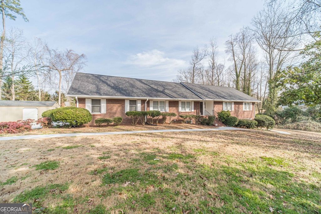 Photo of 492 New Hope Road, Lawrenceville, GA 30046 (MLS # 10669109)