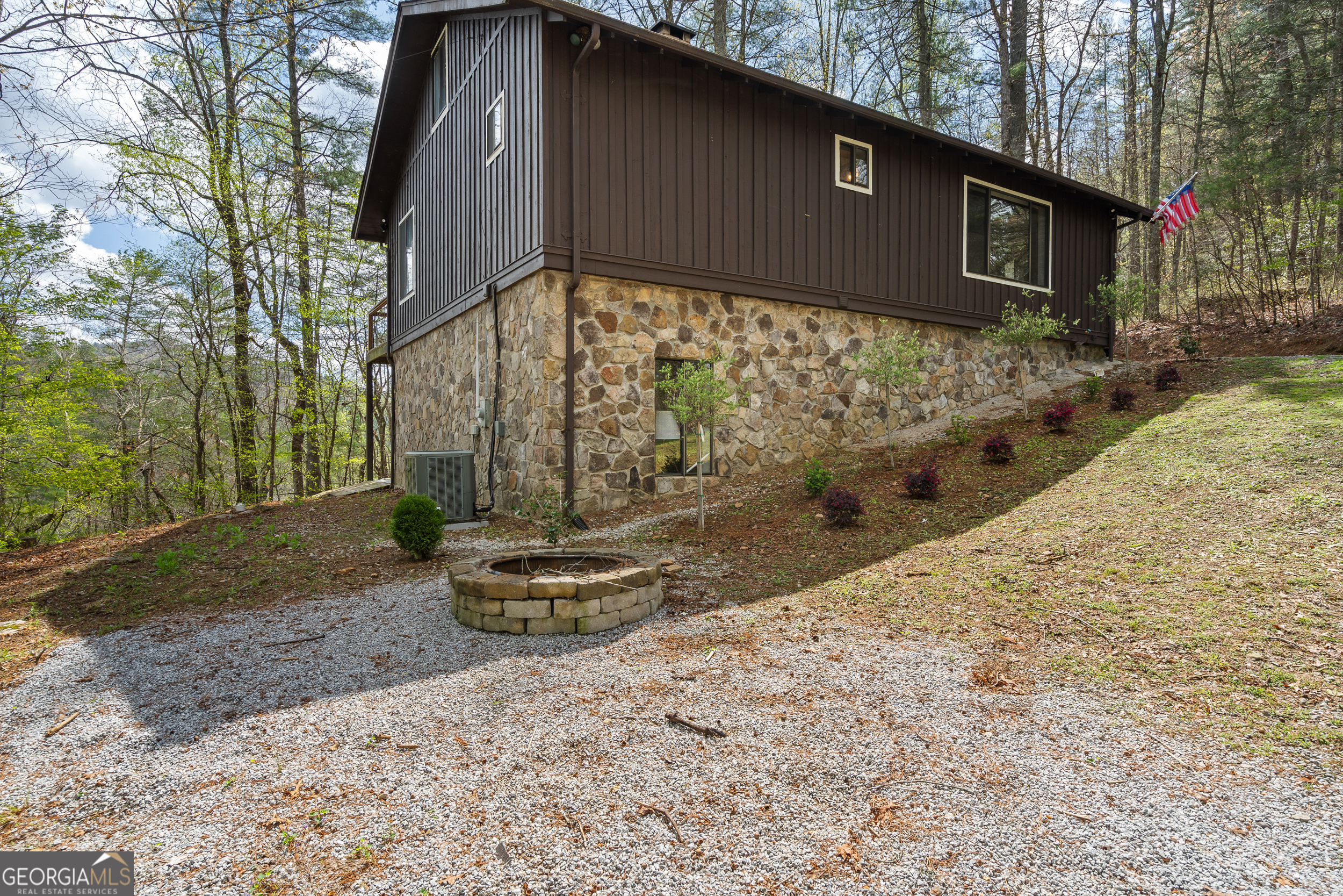 426 Crow Creek RD
