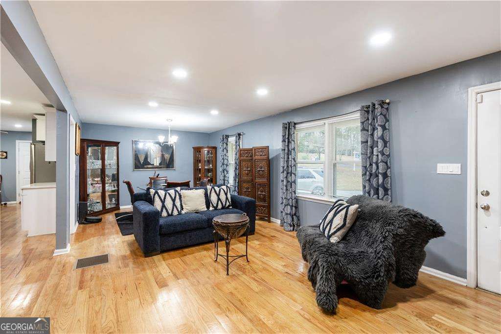 Photo of 974 Laurelmont Drive SW, Atlanta, GA 30311 (MLS # 10765897)