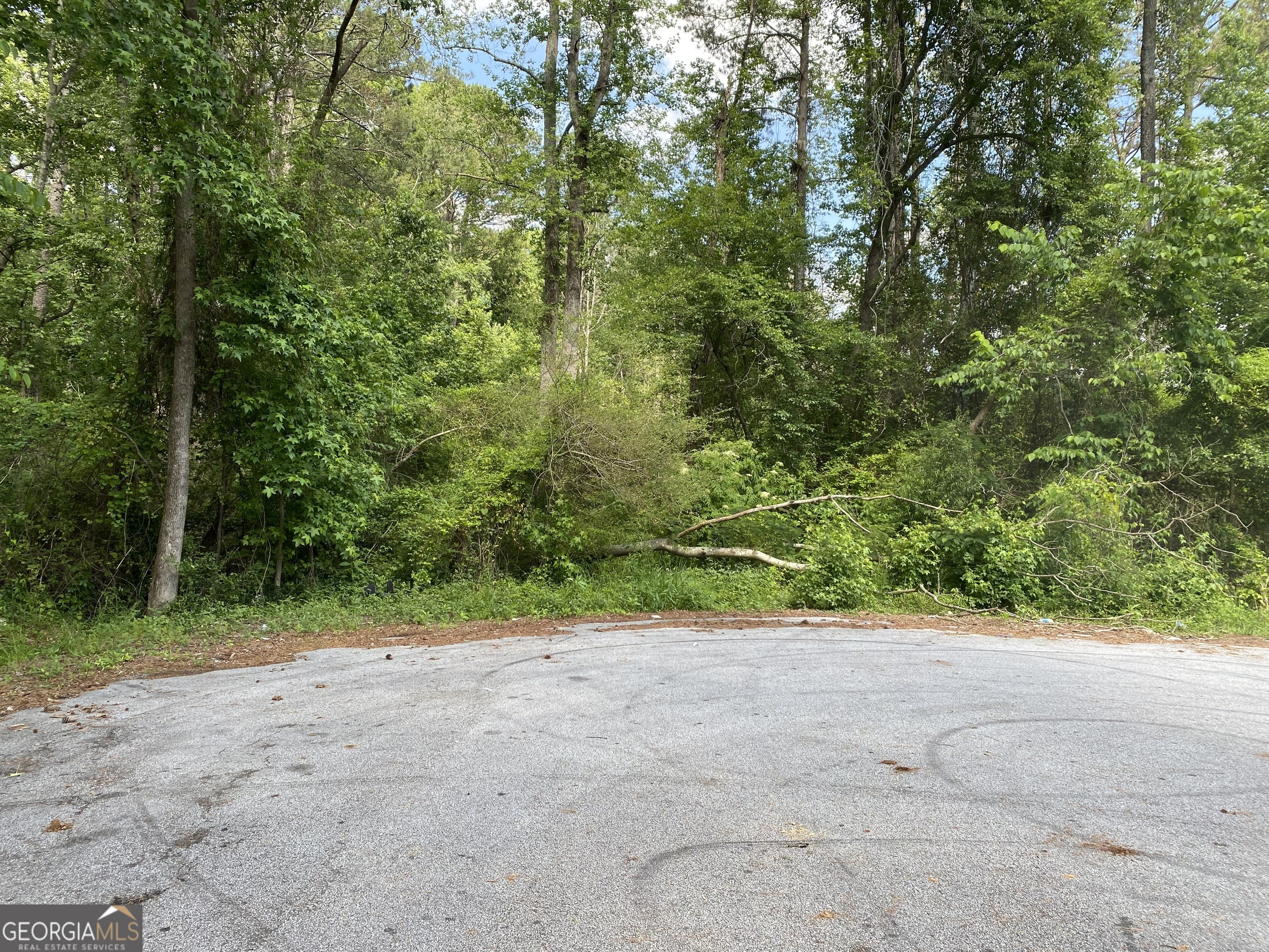 Build your dream home or have some land for to build an investment property. Plenty of opportunity with this property. Quiet neighborhood and easy access to shopping.
