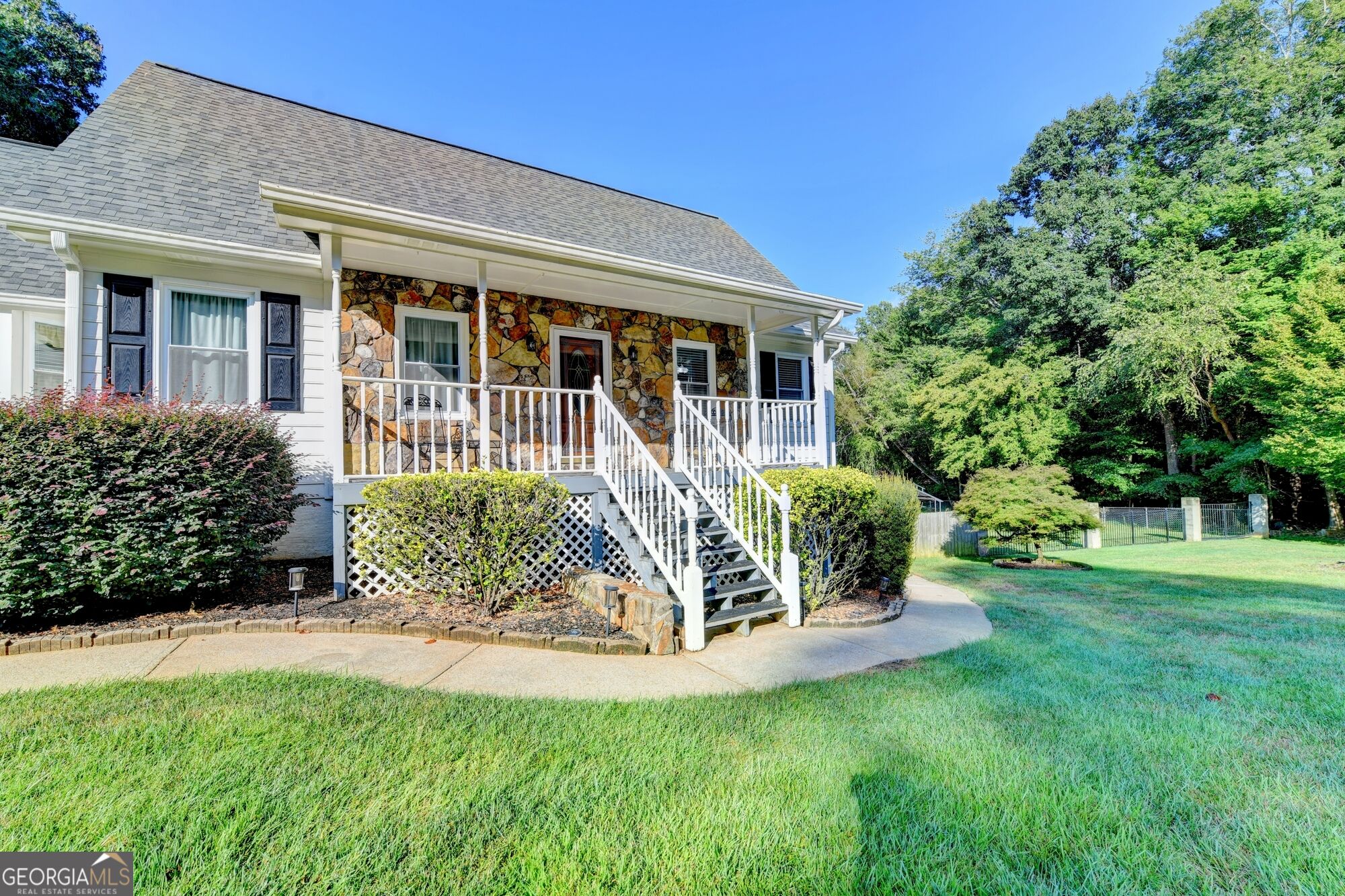 2100 Oak Village LN