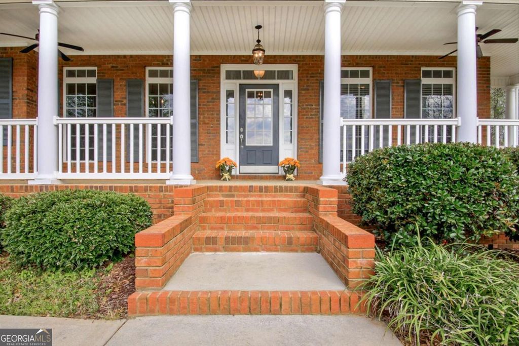 Photo of 50 Peninsula Circle, Newnan, GA 30263 (MLS # 10657659)