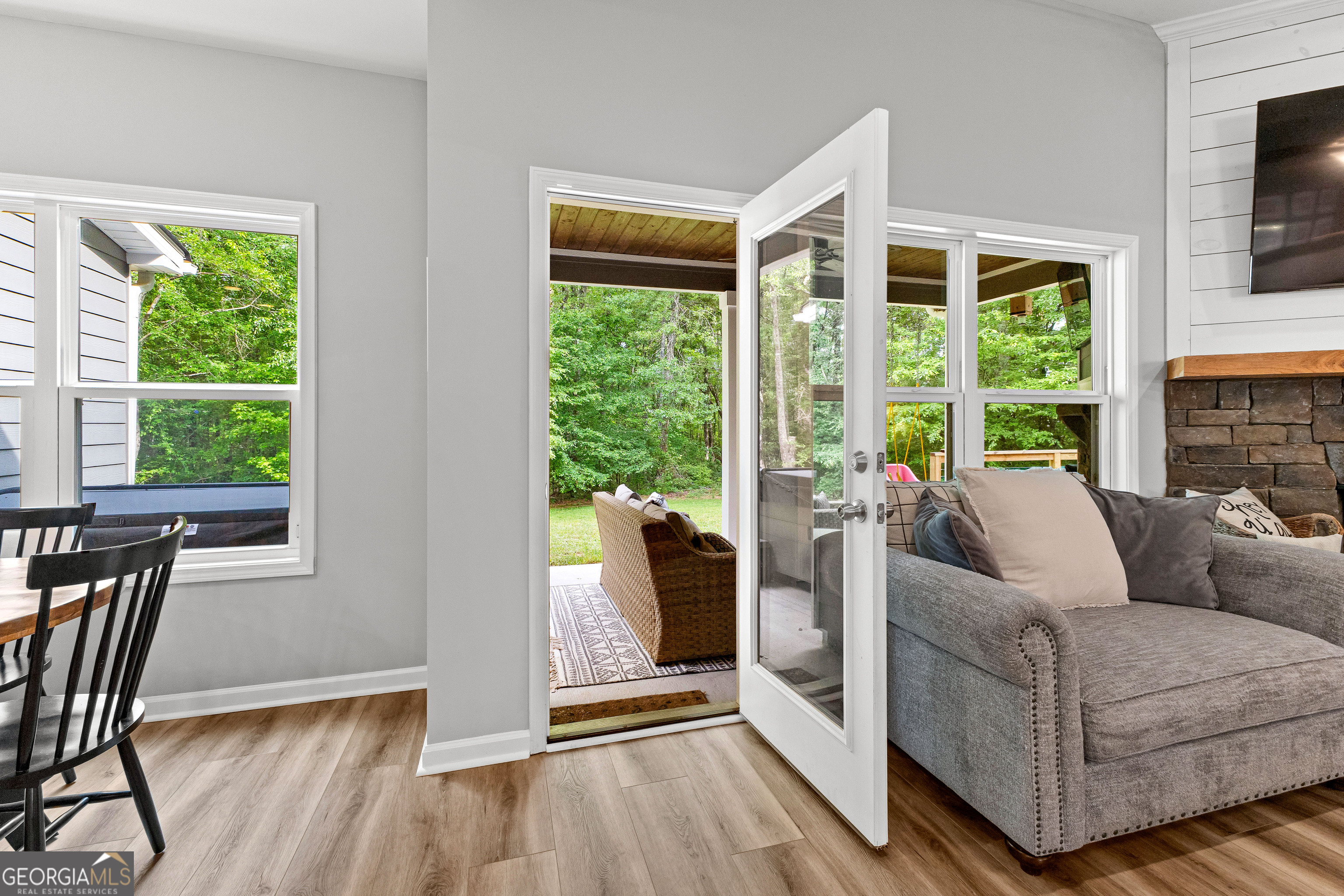 Senoia, Georgia 30276, United States, 4 Bedrooms Bedrooms, ,3 BathroomsBathrooms,Residential,Pending,126317