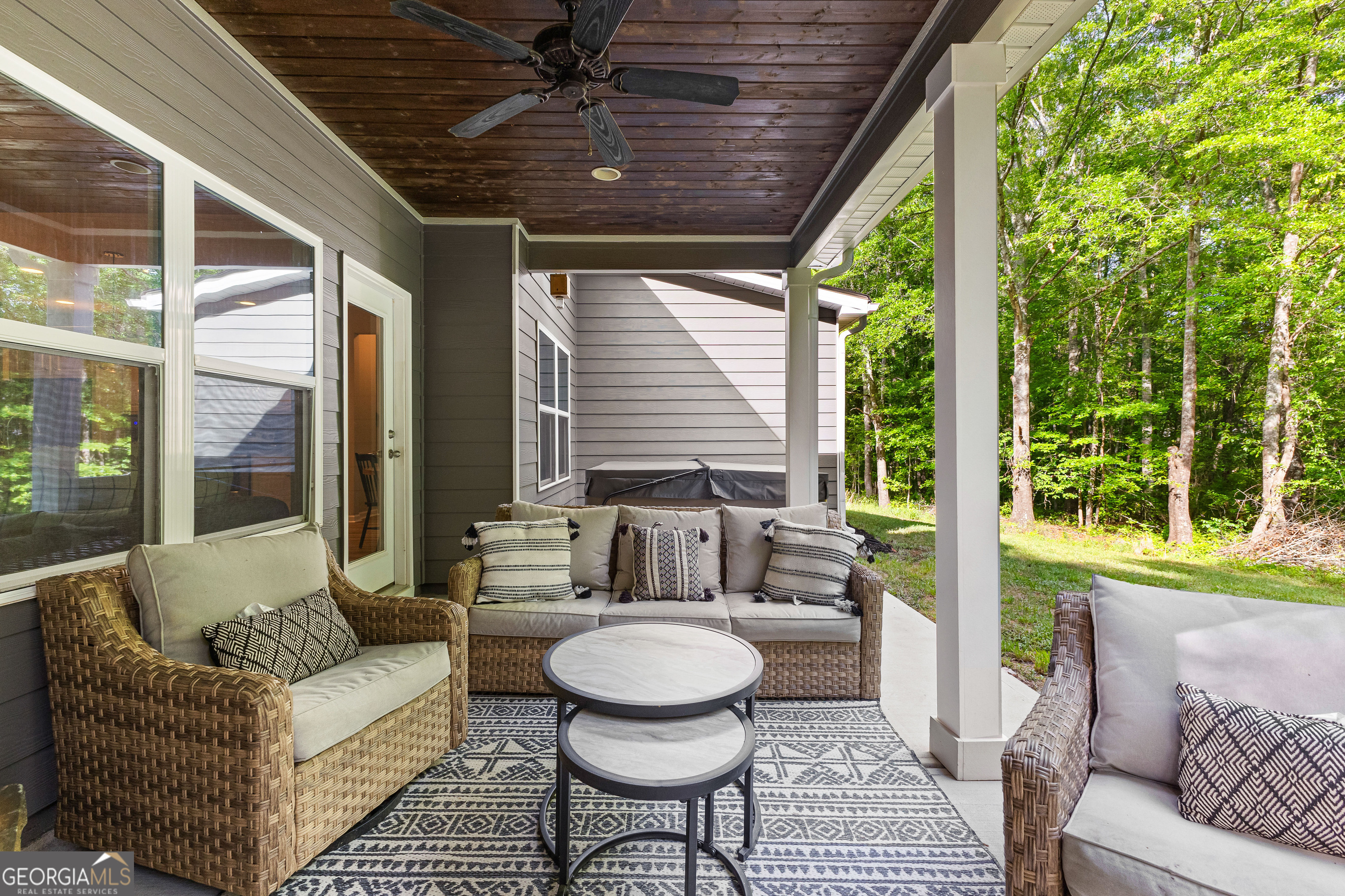 Senoia, Georgia 30276, United States, 4 Bedrooms Bedrooms, ,3 BathroomsBathrooms,Residential,Pending,126317