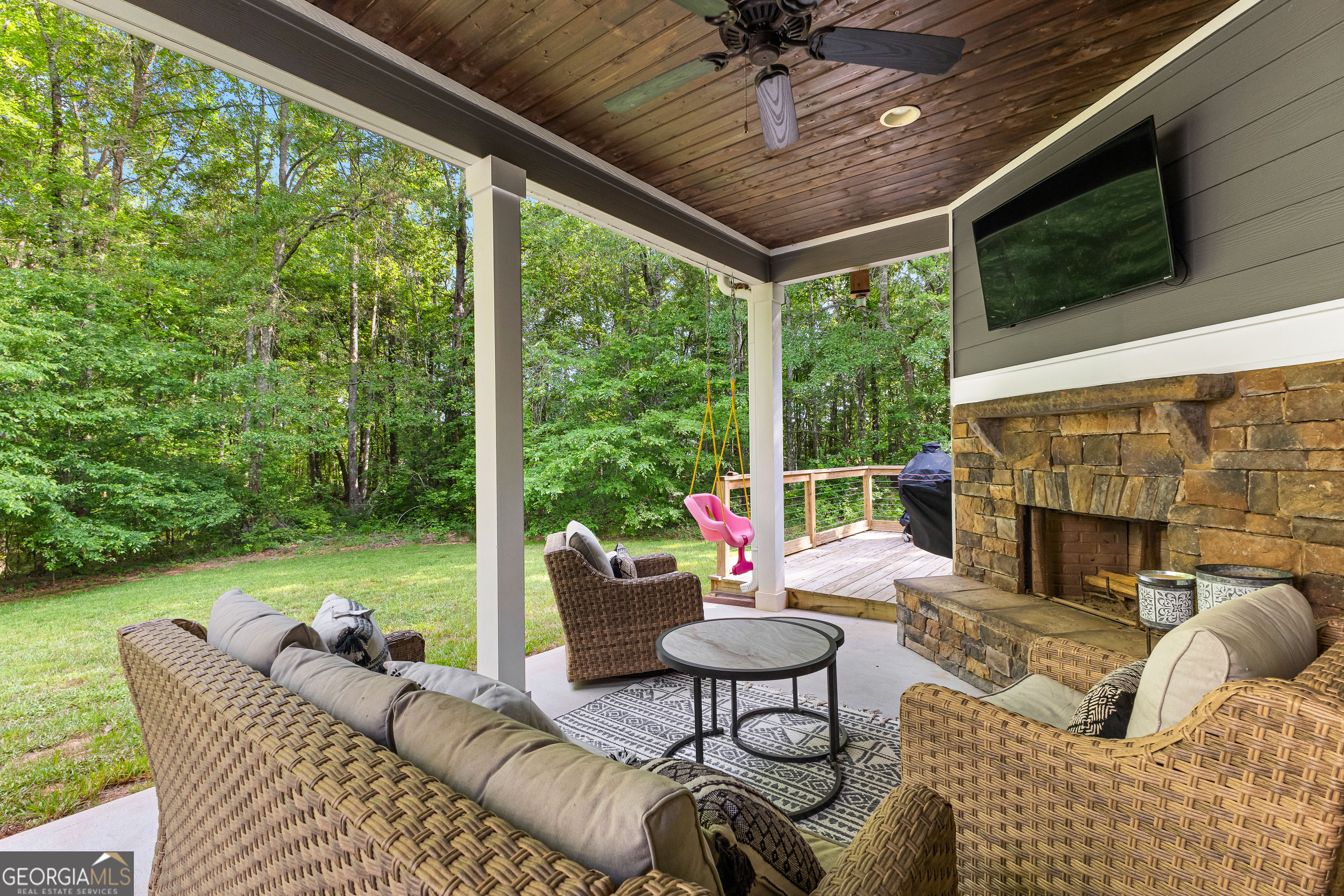 Senoia, Georgia 30276, United States, 4 Bedrooms Bedrooms, ,3 BathroomsBathrooms,Residential,Pending,126317