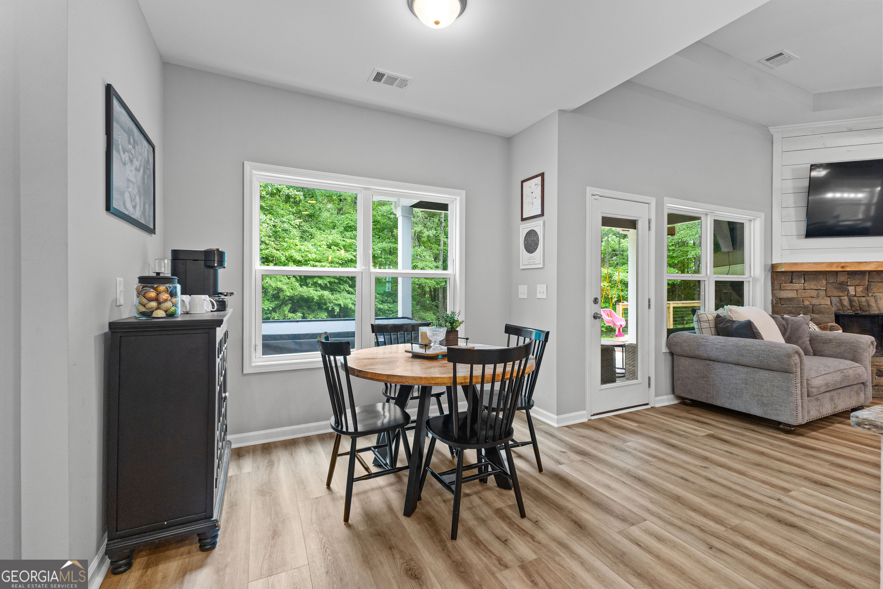 Senoia, Georgia 30276, United States, 4 Bedrooms Bedrooms, ,3 BathroomsBathrooms,Residential,Pending,126317