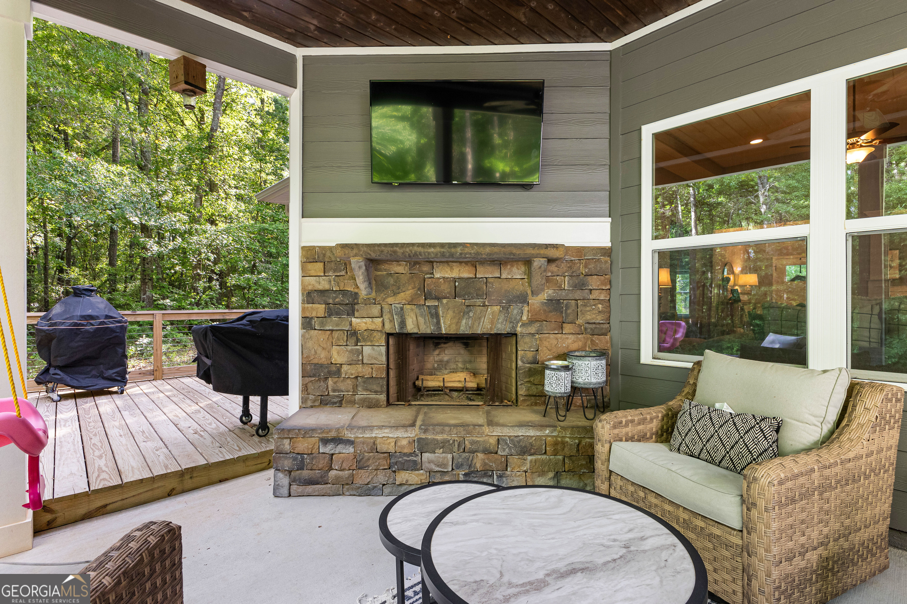 Senoia, Georgia 30276, United States, 4 Bedrooms Bedrooms, ,3 BathroomsBathrooms,Residential,Pending,126317