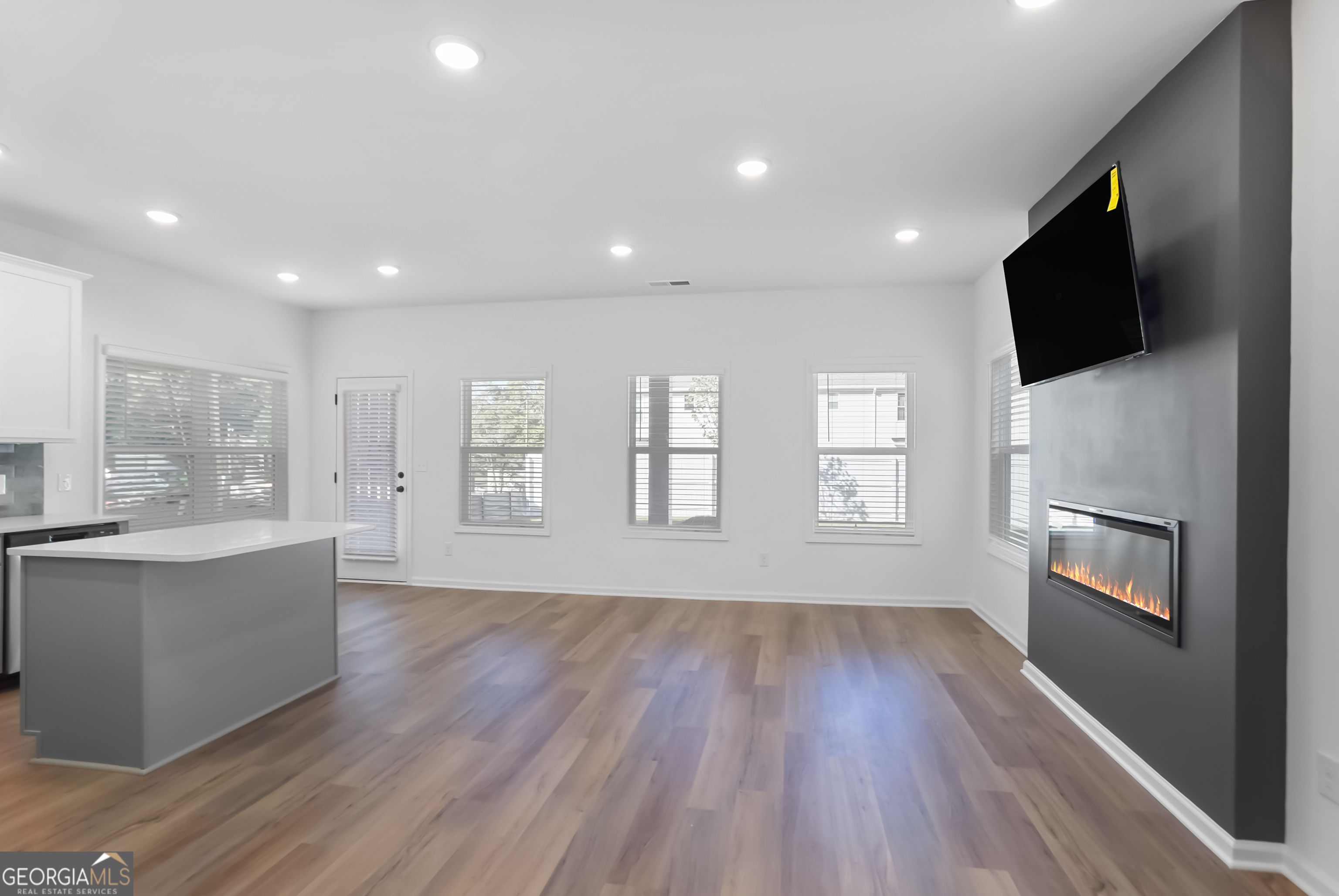 183 Jackson Heights 4