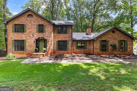 220 Essex CIR Fayetteville GA 30215