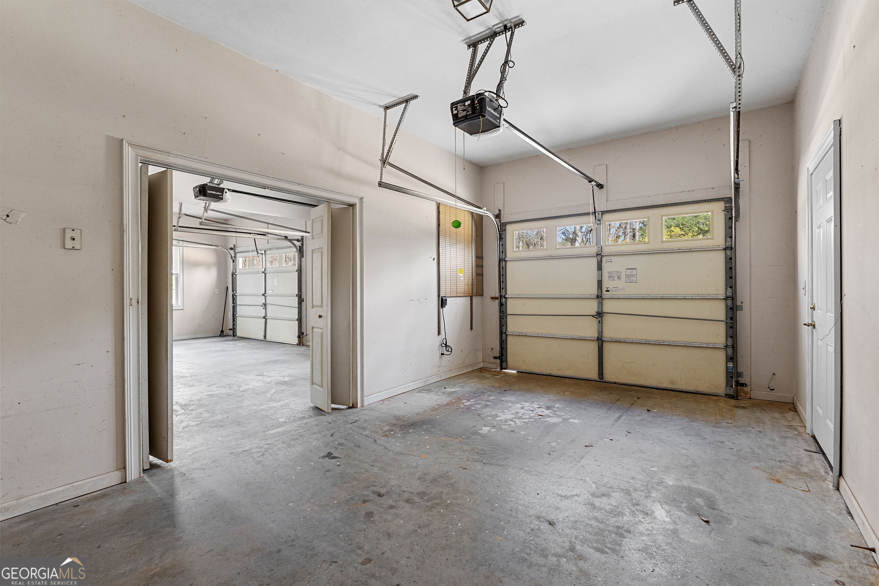 Fayetteville, Georgia 30215, United States, 3 Bedrooms Bedrooms, ,4 BathroomsBathrooms,Residential,Pending,213376