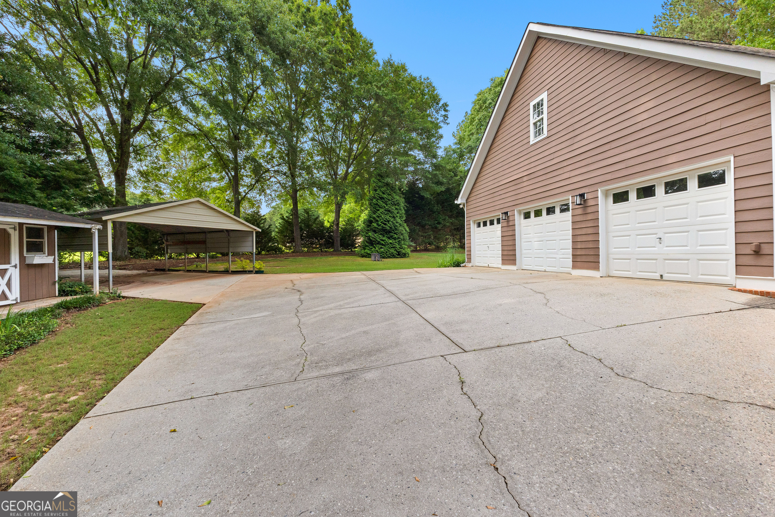 Fayetteville, Georgia 30215, United States, 3 Bedrooms Bedrooms, ,4 BathroomsBathrooms,Residential,Pending,213376