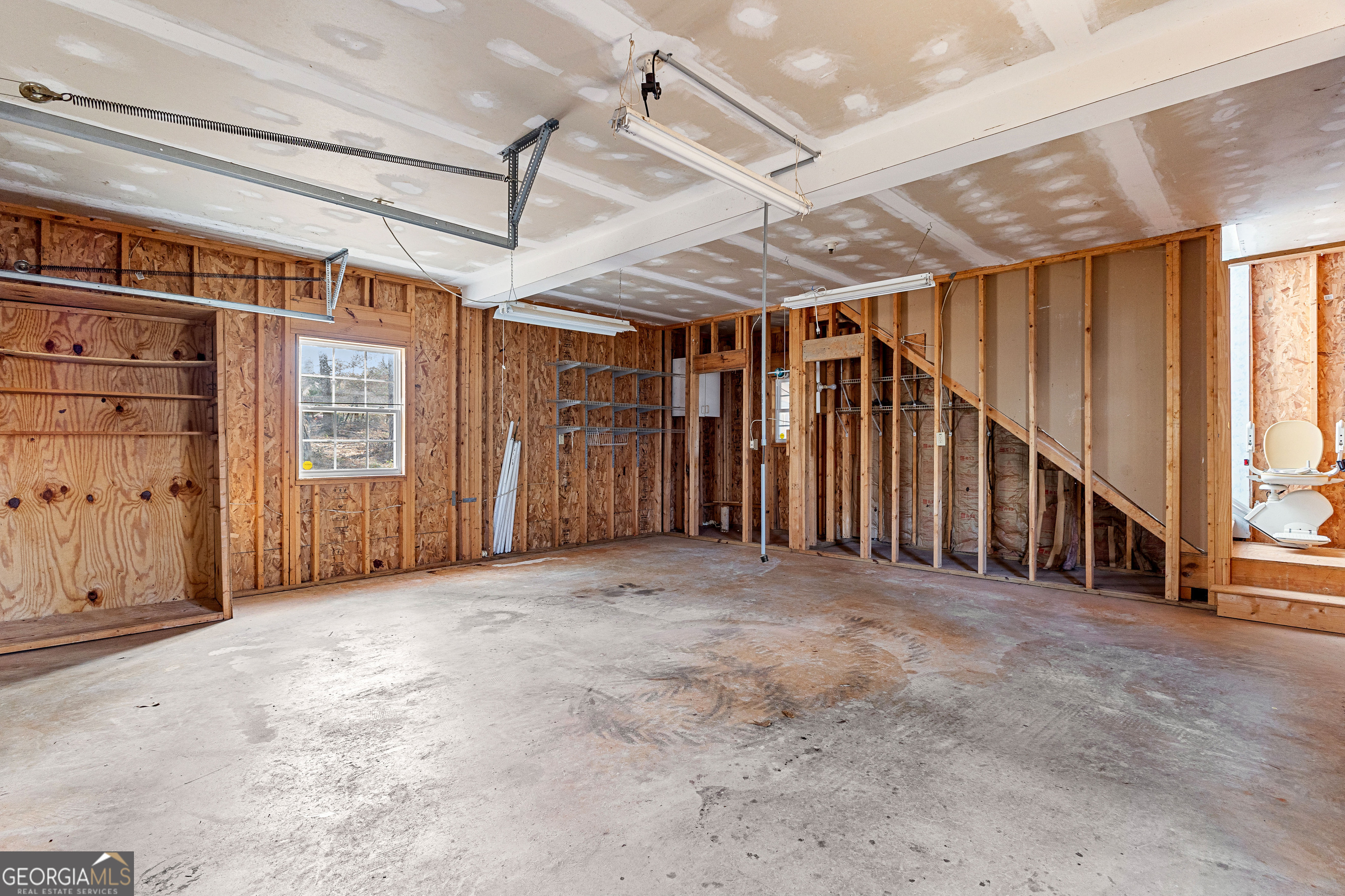 Fayetteville, Georgia 30215, United States, 3 Bedrooms Bedrooms, ,4 BathroomsBathrooms,Residential,Pending,213376