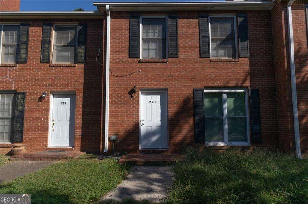 Welcome home to this beautifully maintained 2-bedroom, 2.5-bath townhome located in a quiet, well-kept community in the heart of Jonesboro. This spacious unit features a bright and open floor plan, perfect for comfortable living and entertaining. Enjoy a generously sized living room, a modern kitchen with ample cabinet space, and a separate dining area. Each bedroom comes with its own private full bathroom, providing ultimate convenience and privacy. A half-bath is conveniently located on the main level for guests. Additional features include: Washer and dryer connections Private back patio Assigned parking Lawn maintenance included Located just minutes from shopping, dining, parks, and easy access to I-75 for a smooth commute to Atlanta and surrounding areas. You do not want to miss out on this opportunity!!