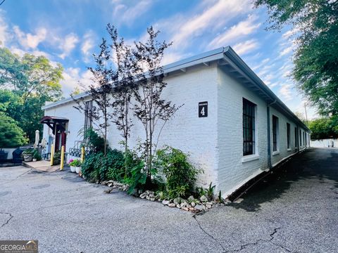 585 White CIR 406 Athens GA 30606