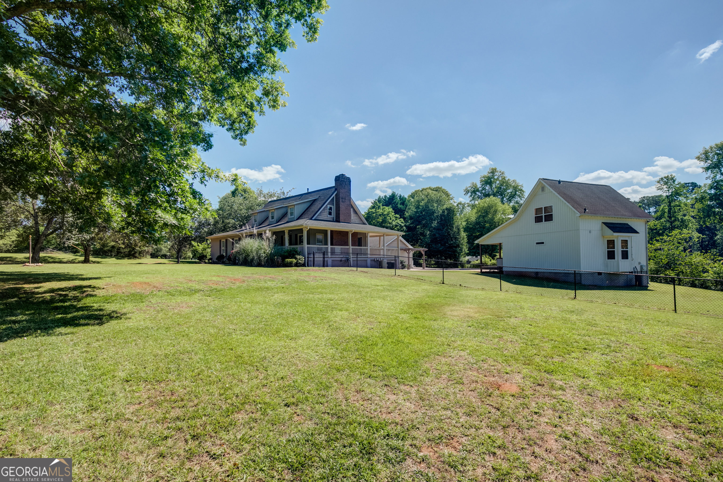 300 Briarwood RD