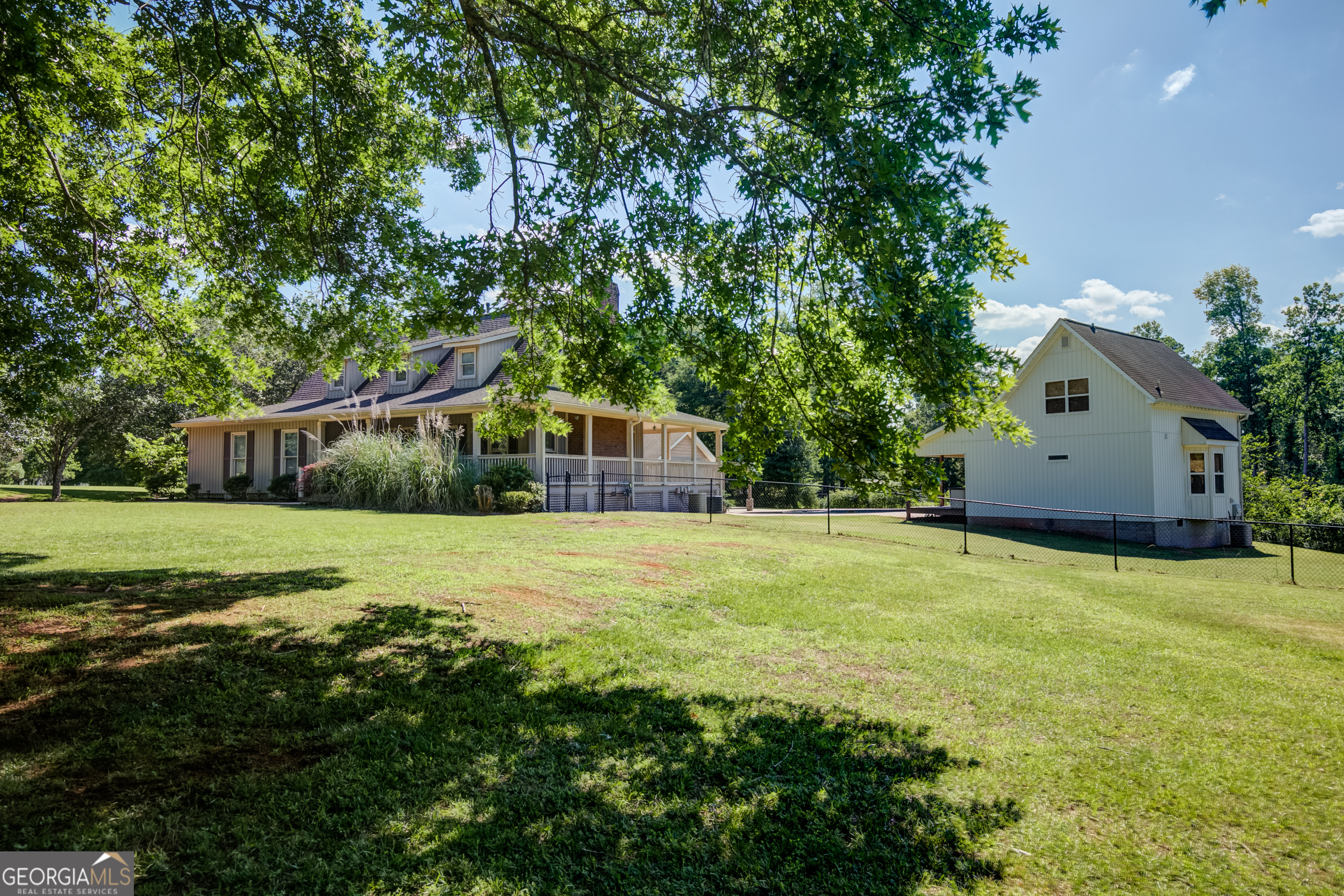 300 Briarwood RD