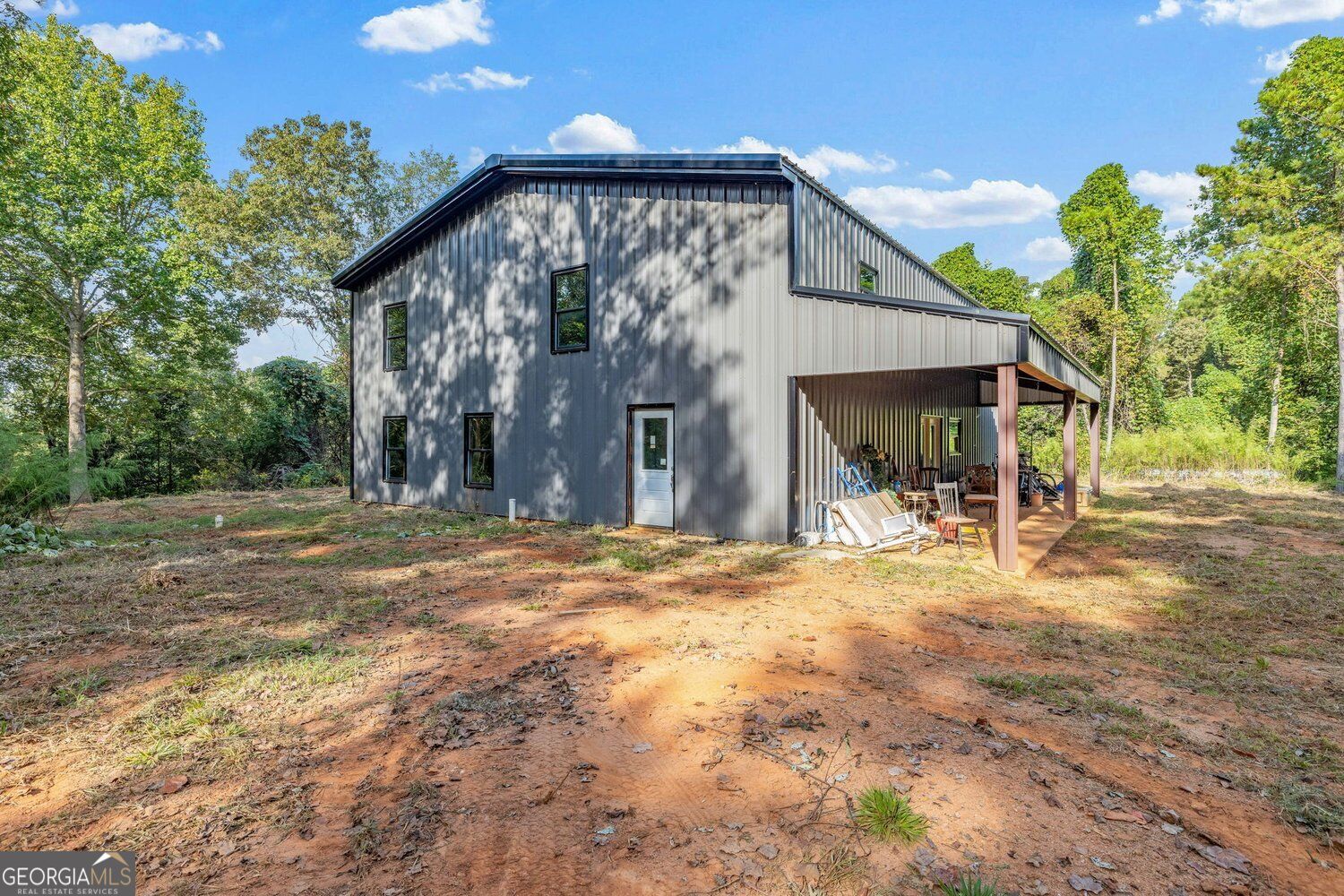 152 Lois LN