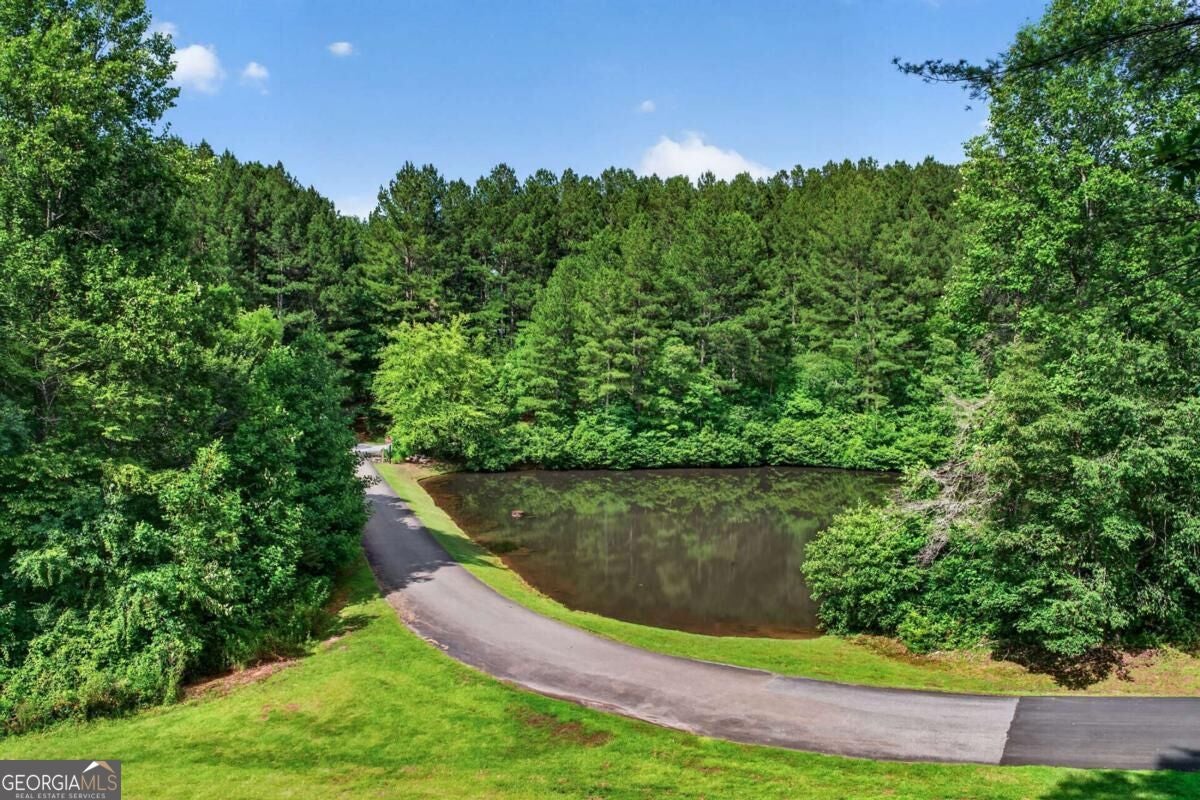 24 Twin Lakes RD