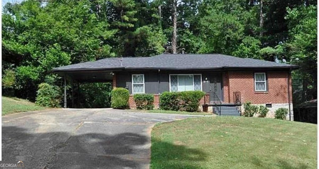 Photo of 2113 Seavey Drive, Decatur, GA 30032 (MLS # 10782327)