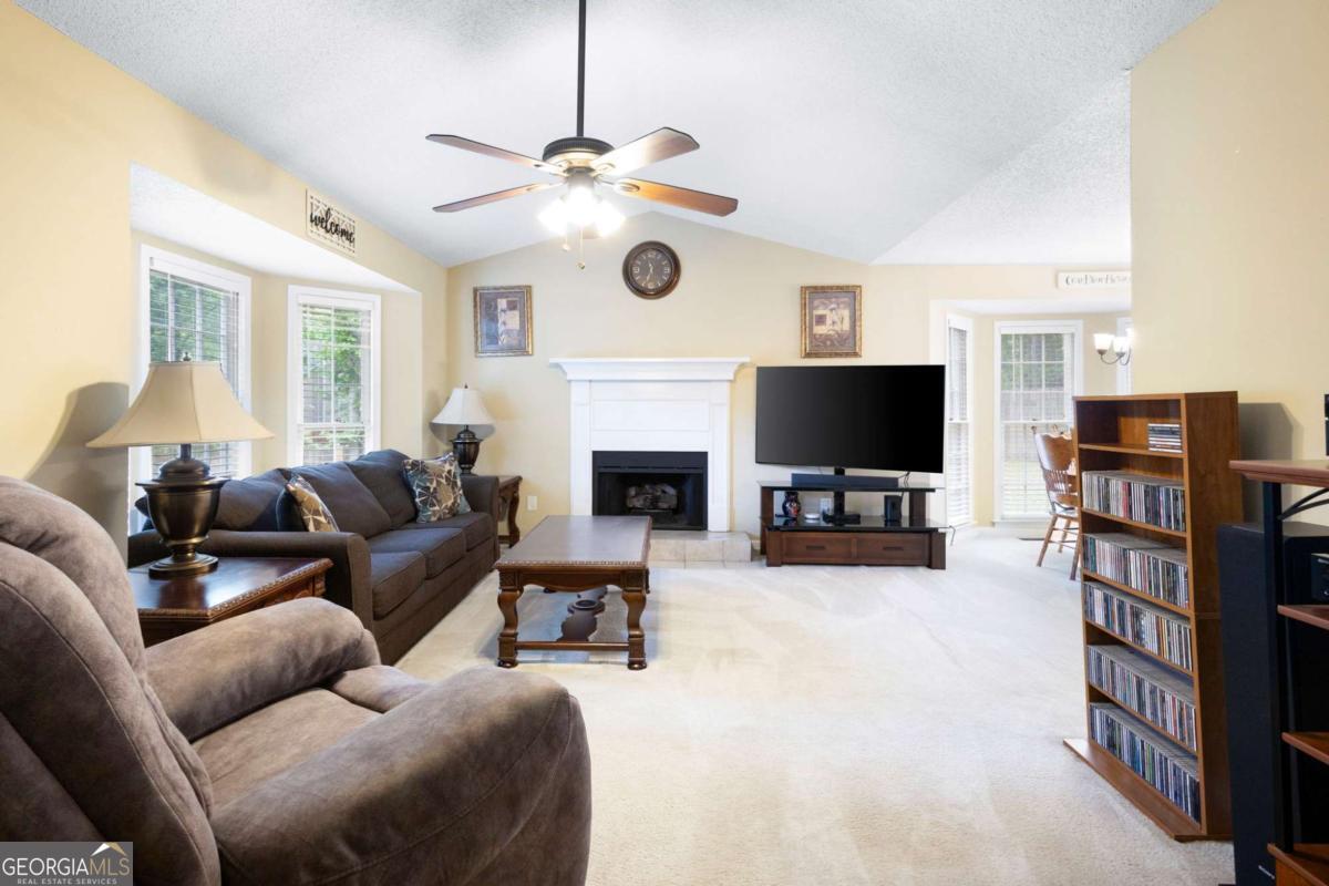 248 Freestone LN