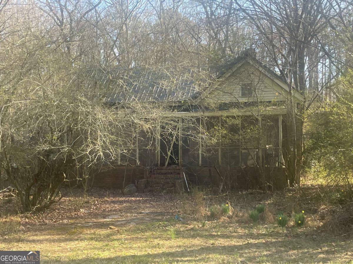 Complete tear down and rebuild. Sale includes lot next door at 0 West Richardson.