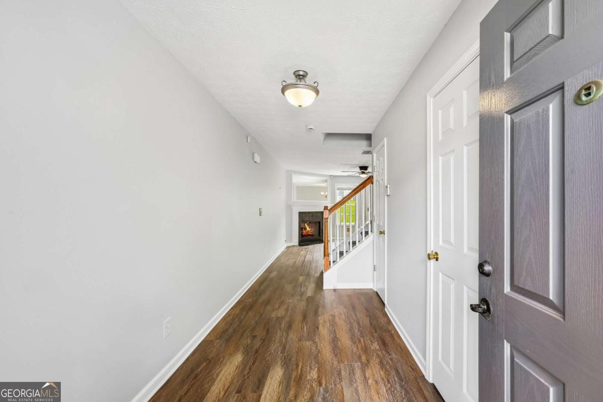 4653 Grand Central PKWY