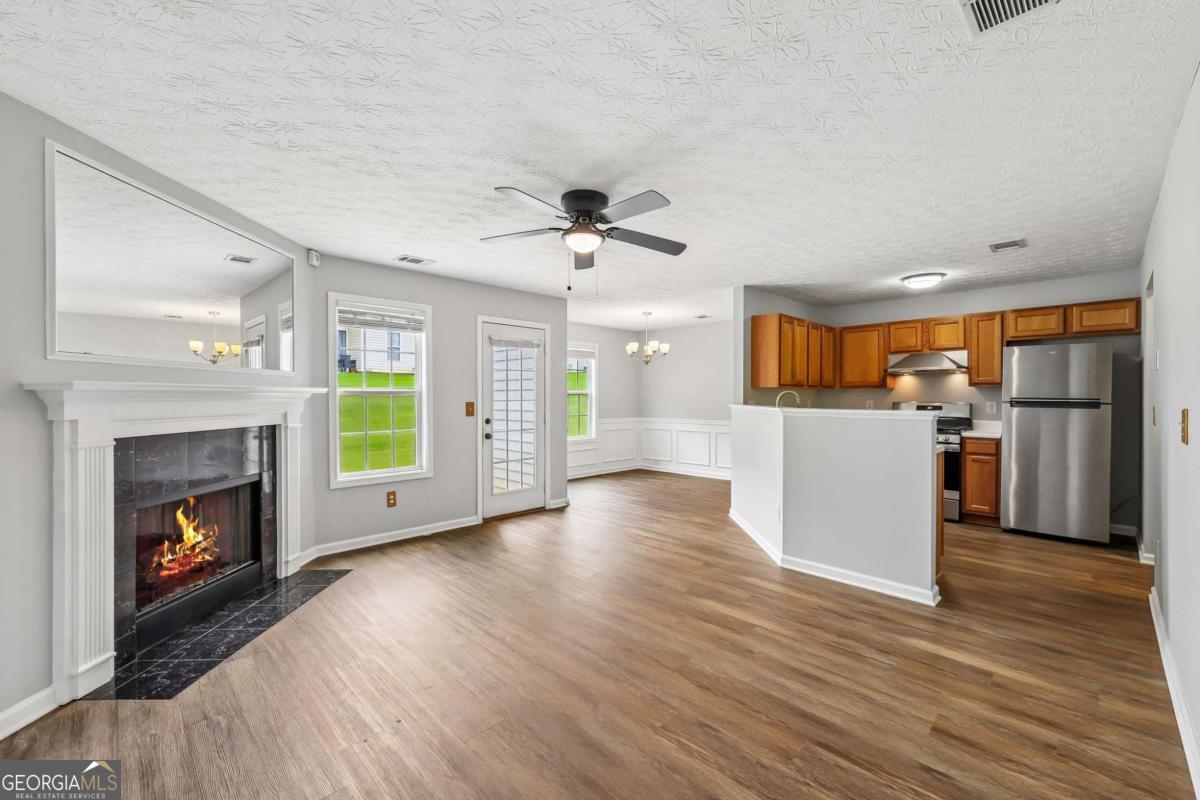 4653 Grand Central PKWY