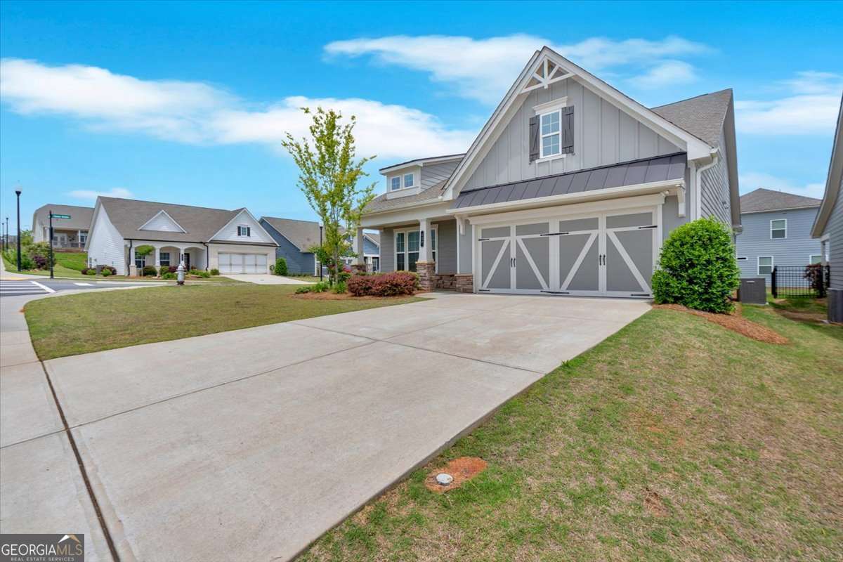 427 BLUFFS VIEW LN