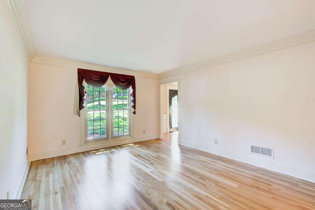 5163 CHARLEMAGNE WAY SW