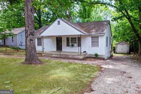 1025 Cheaves ST Forest Park GA 30297