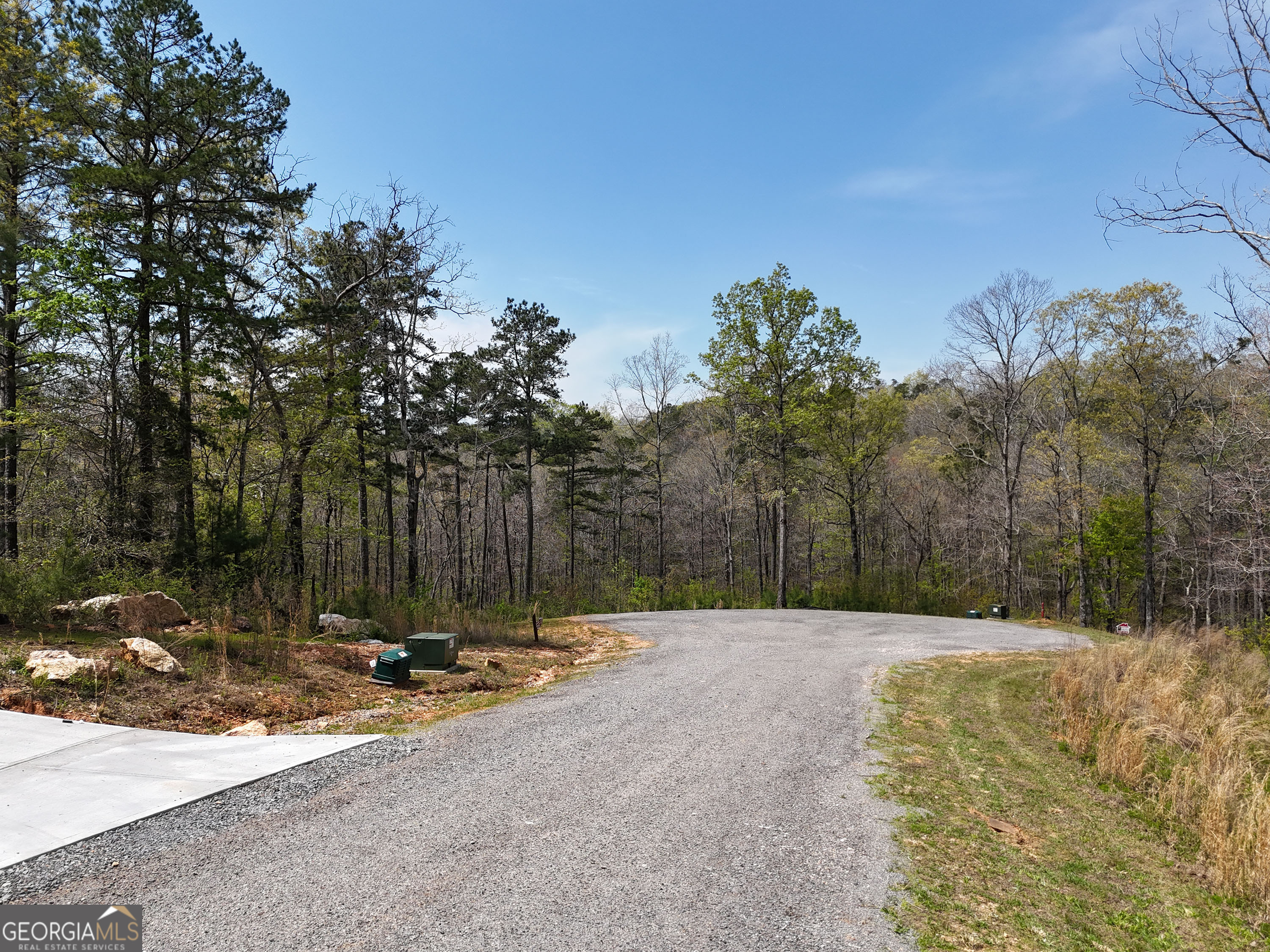 LT 129 Red Hawk LN