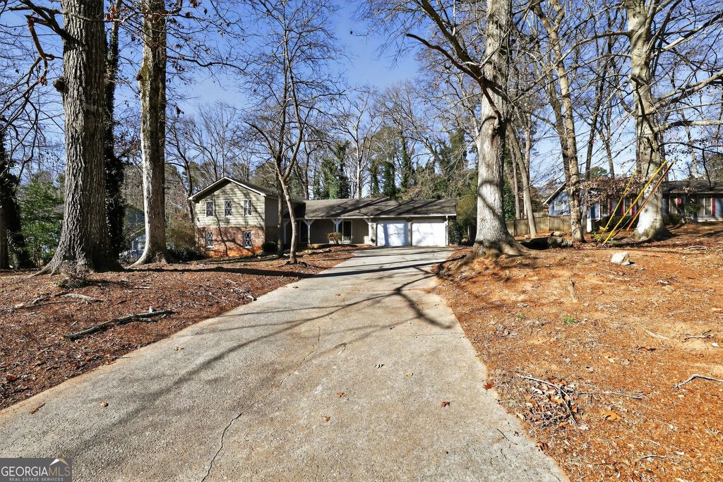 Photo of 551 Hickory Hills Court, Stone Mountain, GA 30083 (MLS # 10695006)