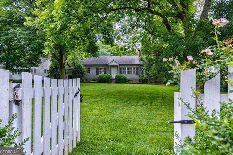 Photo of 1407 Merry Lane NE, Atlanta, GA 30329 (MLS # 10656344)