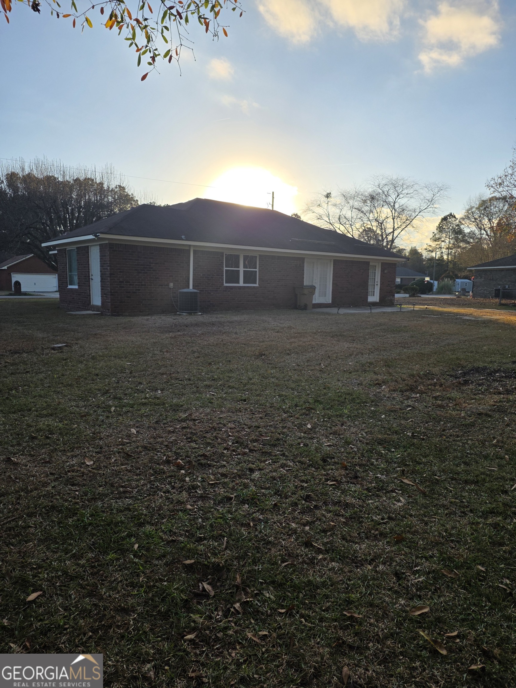35 W Red Fox CT