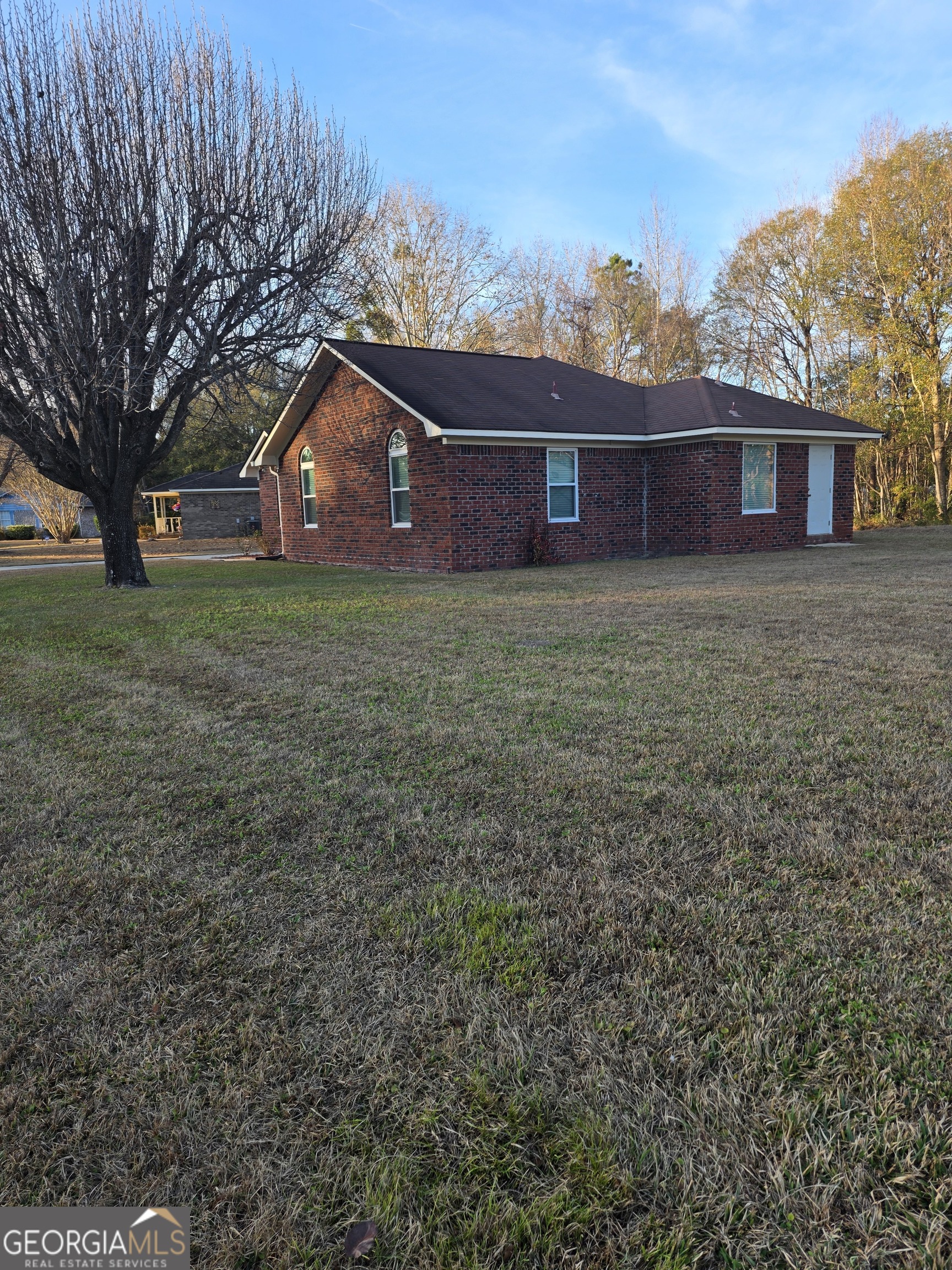 35 W Red Fox CT