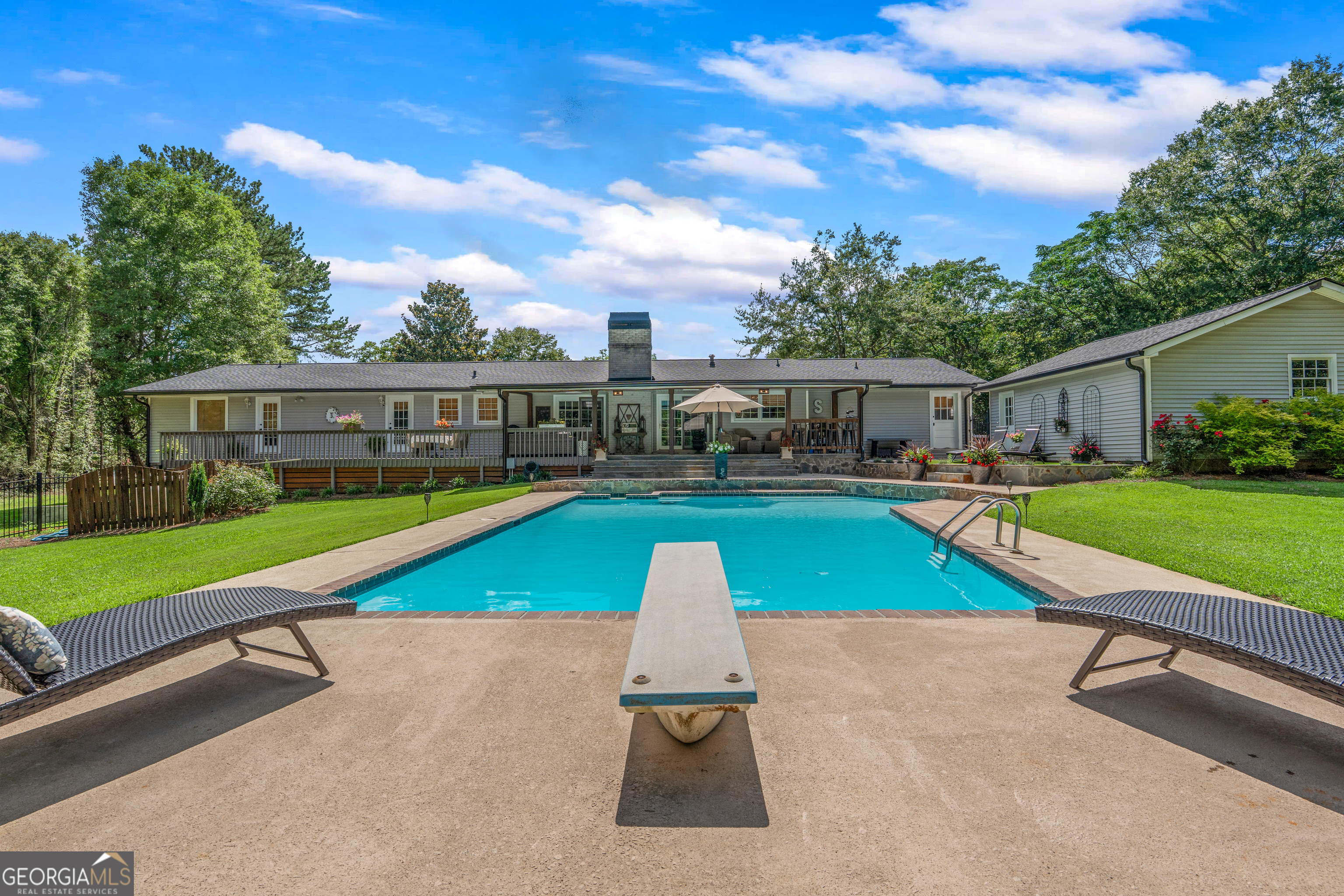 396 Ebenezer RD