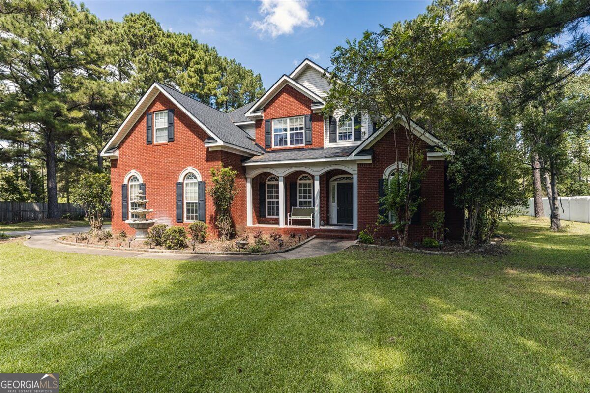 136 Hidden Lakes DR