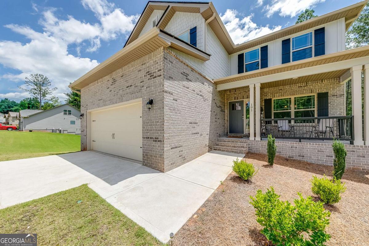 191 Eagle Heights DR