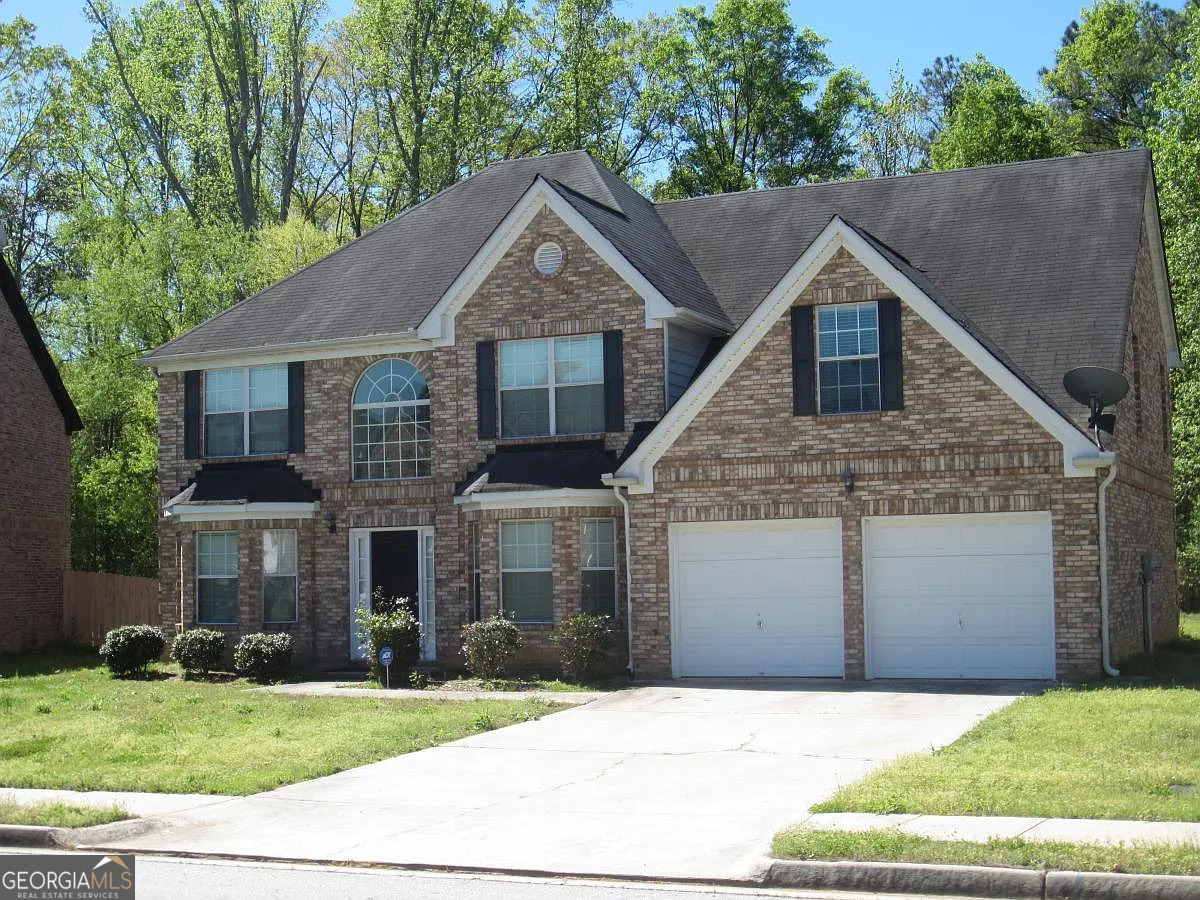 Foreclosure Auction Ends October 07, 2025 at 10:00 AM EST. Spacious 5-bedroom, 3-bathroom executive home in a desirable Jonesboro subdivision - excellent potential for families or investors. Sold As-is with Clear Title. Explore more details and submit your bid through the Federa Home App.