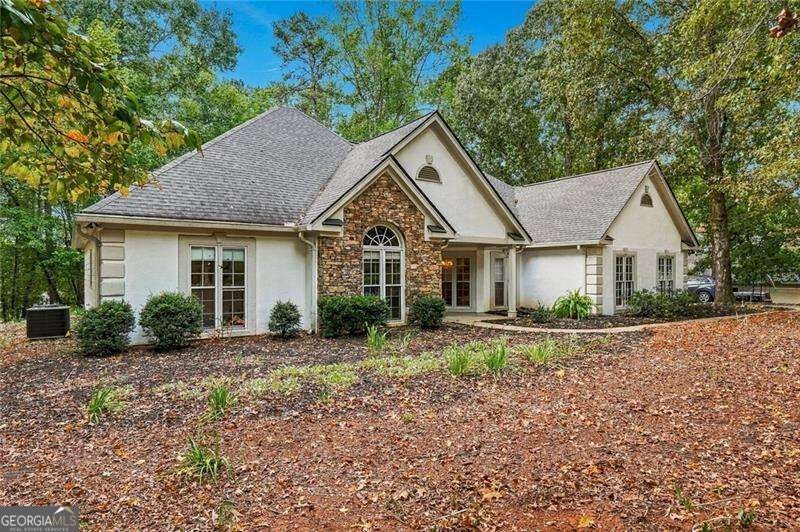 Photo of 4230 Creekwood Drive, Cumming, GA 30041 (MLS # 10873612)