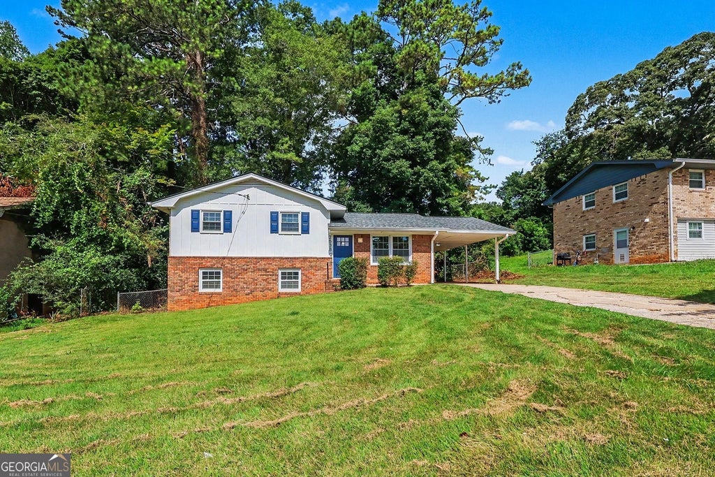 Photo of 2538 Burton Circle, Morrow, GA 30260 (MLS # 10799956)