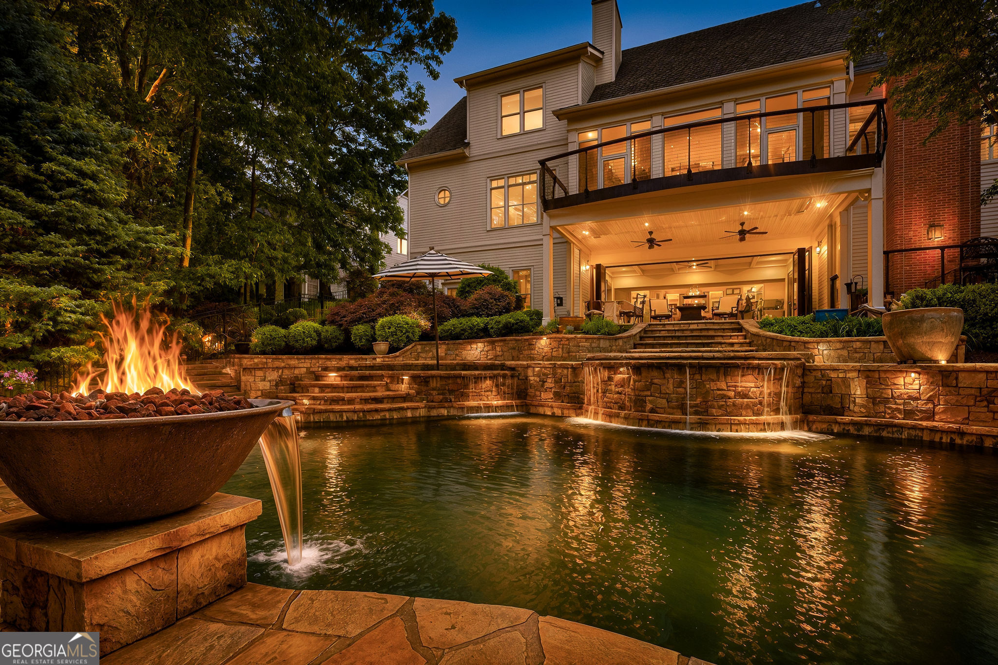114 Northeast Cove CIR